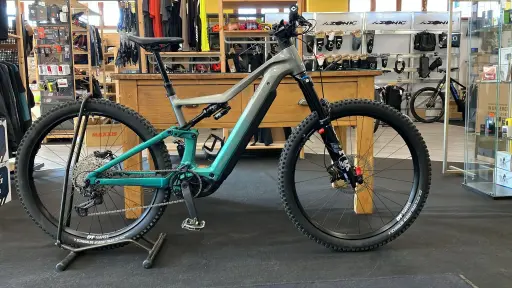 Focus JAM2 6.9 800Wh Nepalsilver / Emeraldgreen - EX DEMO - tg. L